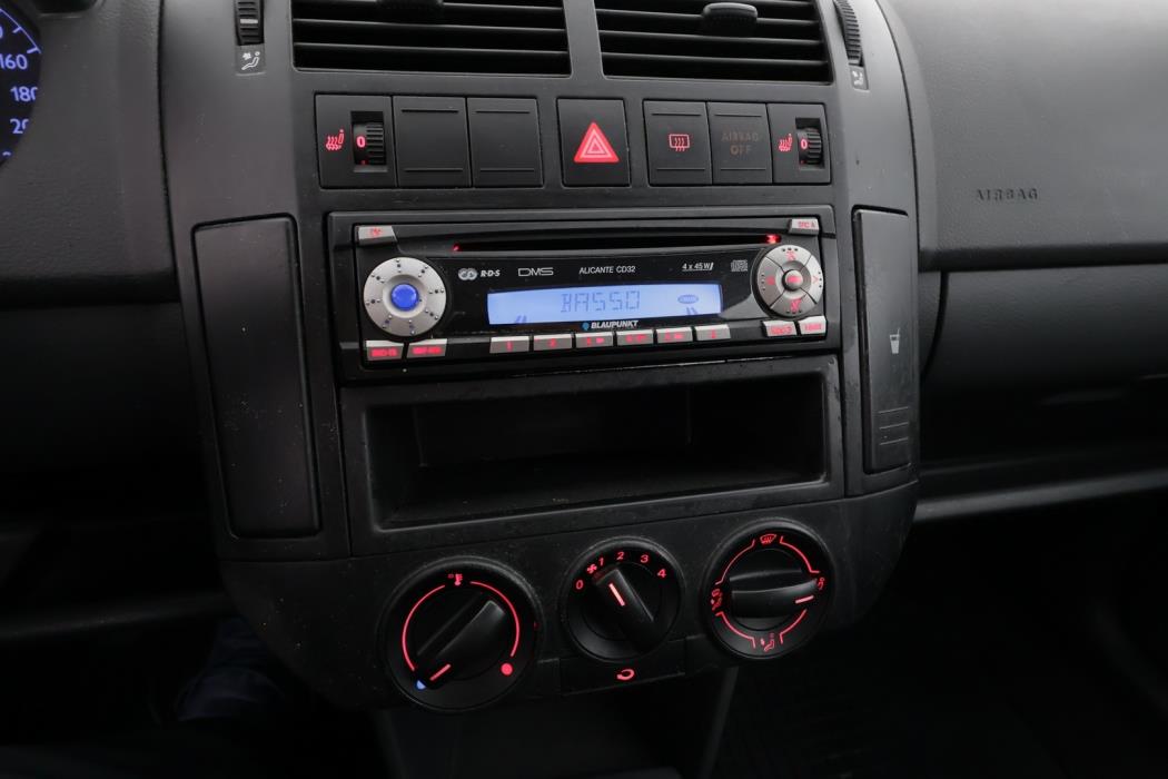 VOLKSWAGEN Polo 2003
