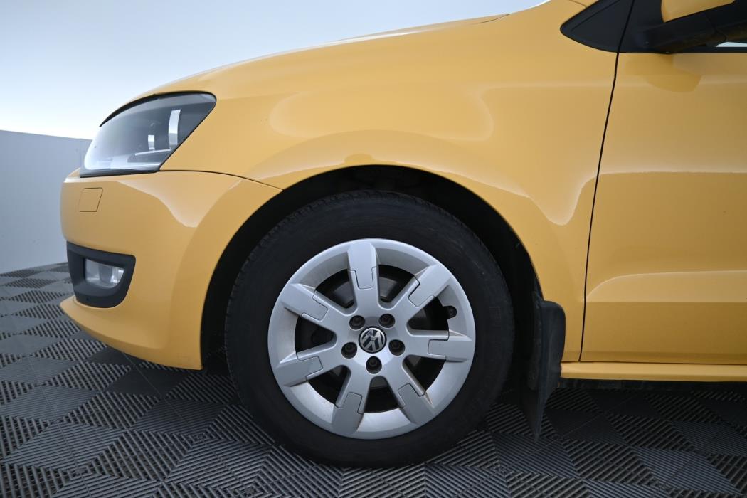 VOLKSWAGEN Polo 2011