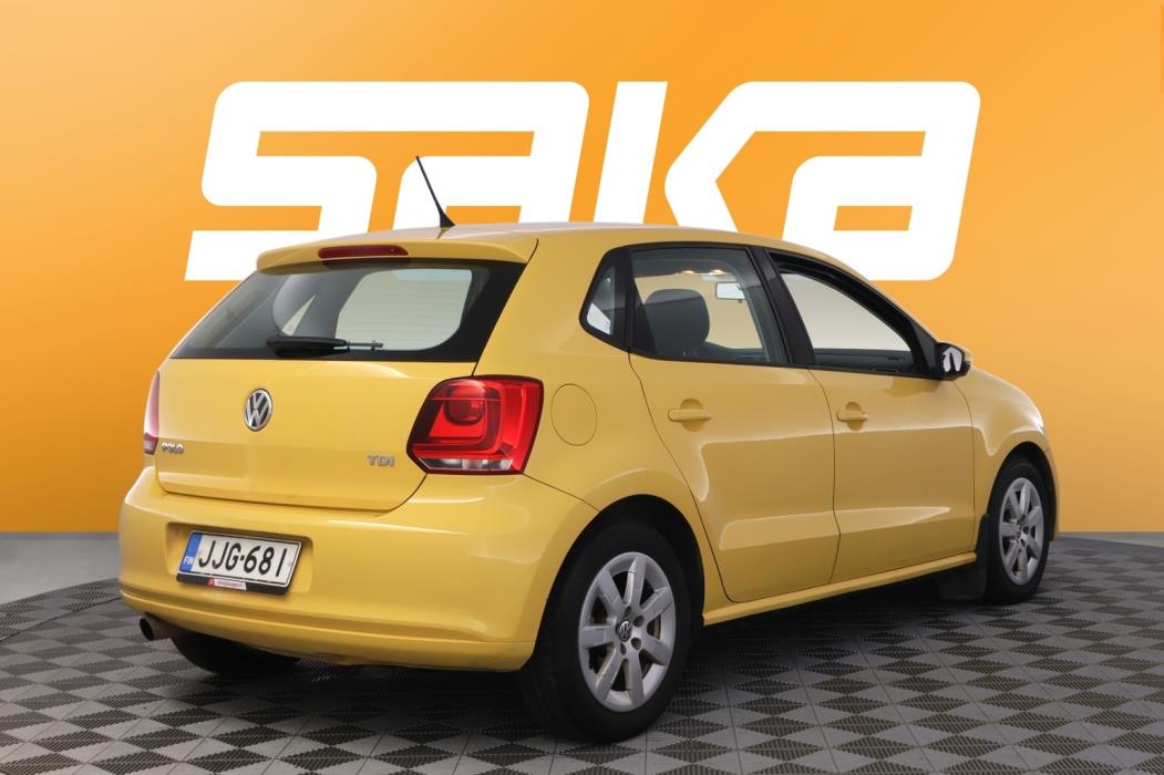 VOLKSWAGEN Polo 2011