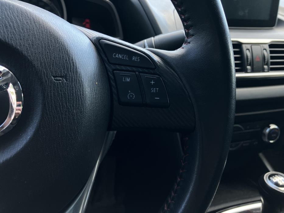 MAZDA Mazda3 2015