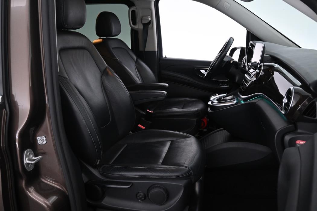 MERCEDES-BENZ V 2015