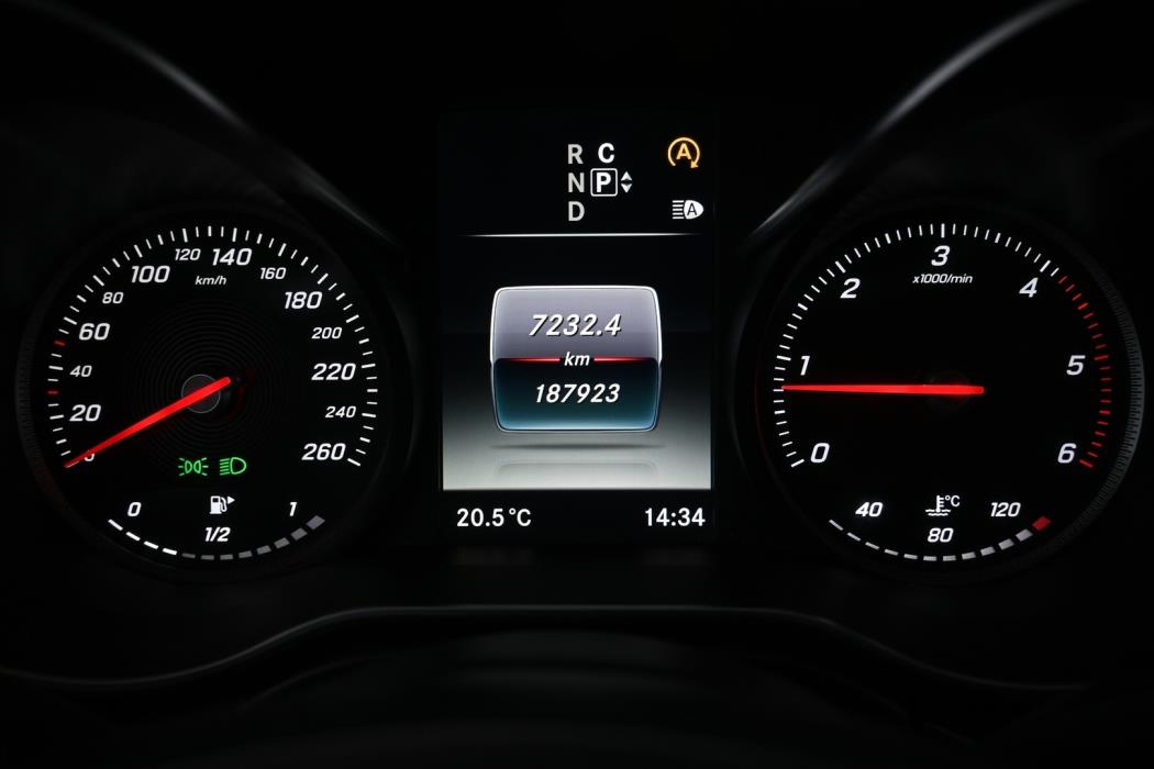 MERCEDES-BENZ V 2015