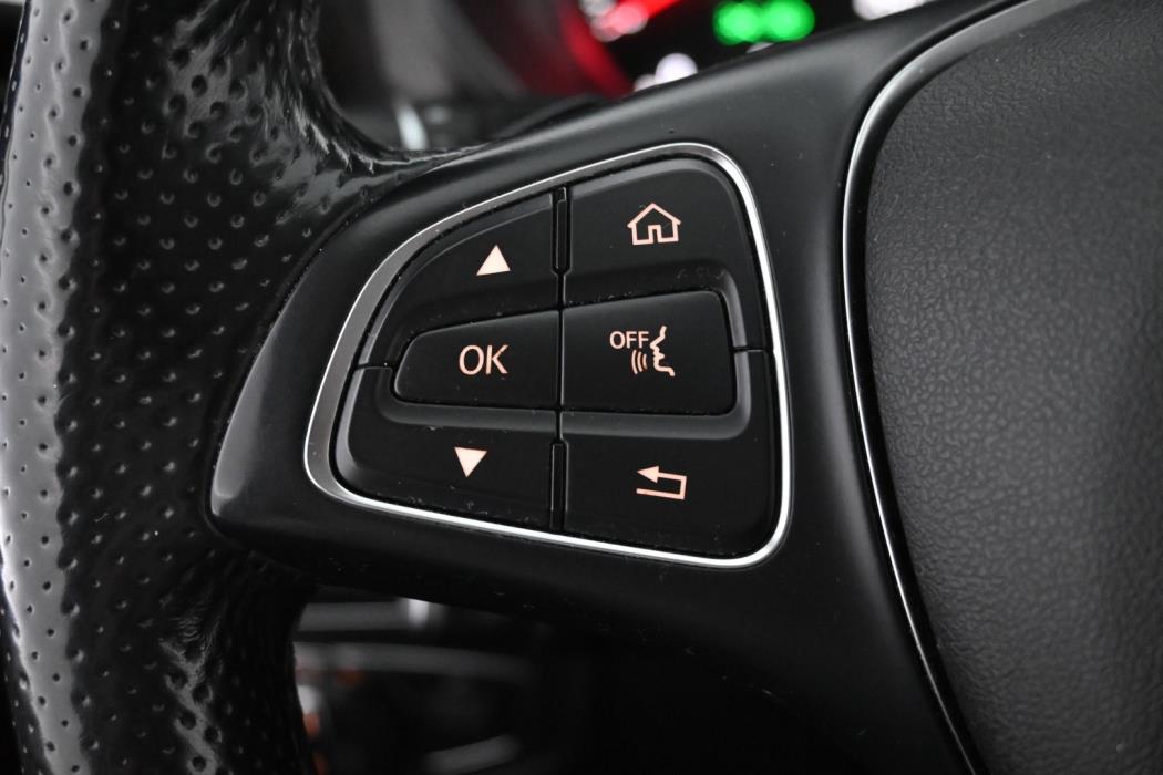 MERCEDES-BENZ V 2015