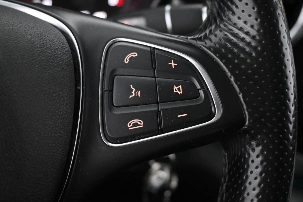 MERCEDES-BENZ V 2015