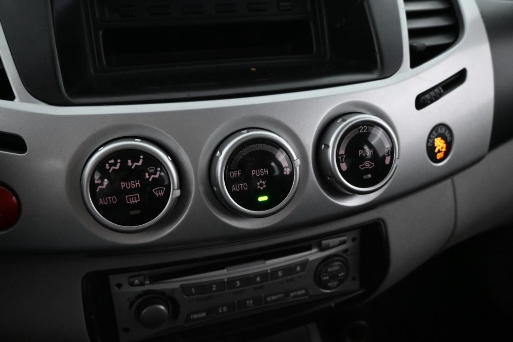 MITSUBISHI L200 2010