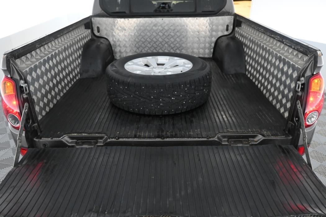 MITSUBISHI L200 2010