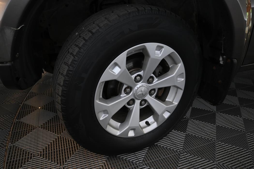 MITSUBISHI L200 2010