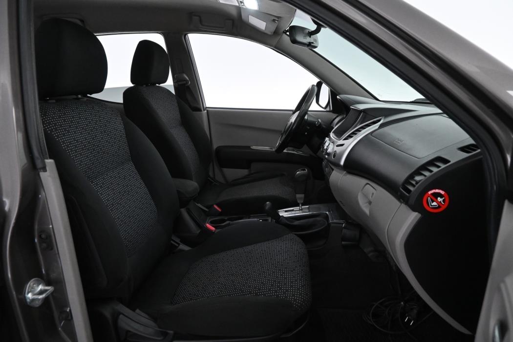 MITSUBISHI L200 2010