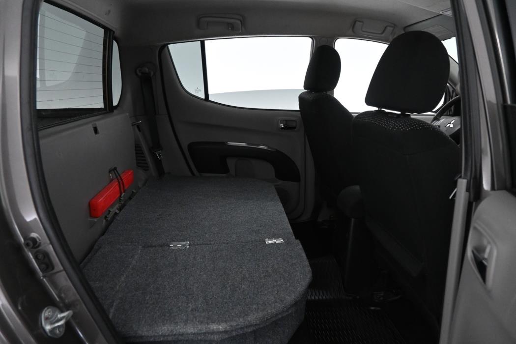 MITSUBISHI L200 2010