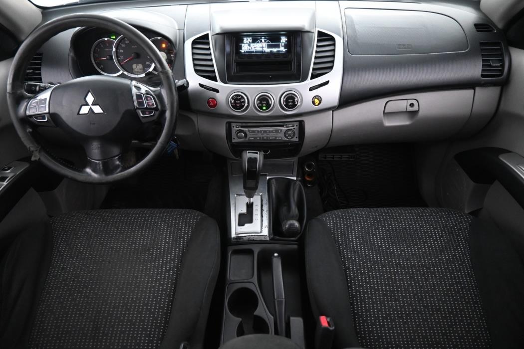 MITSUBISHI L200 2010