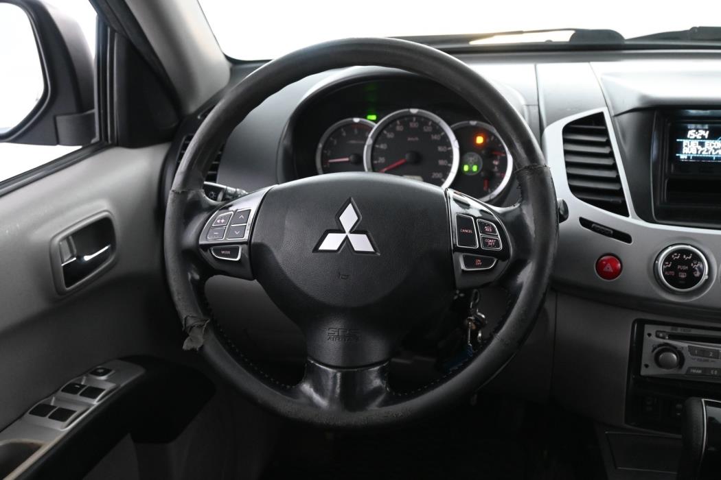 MITSUBISHI L200 2010