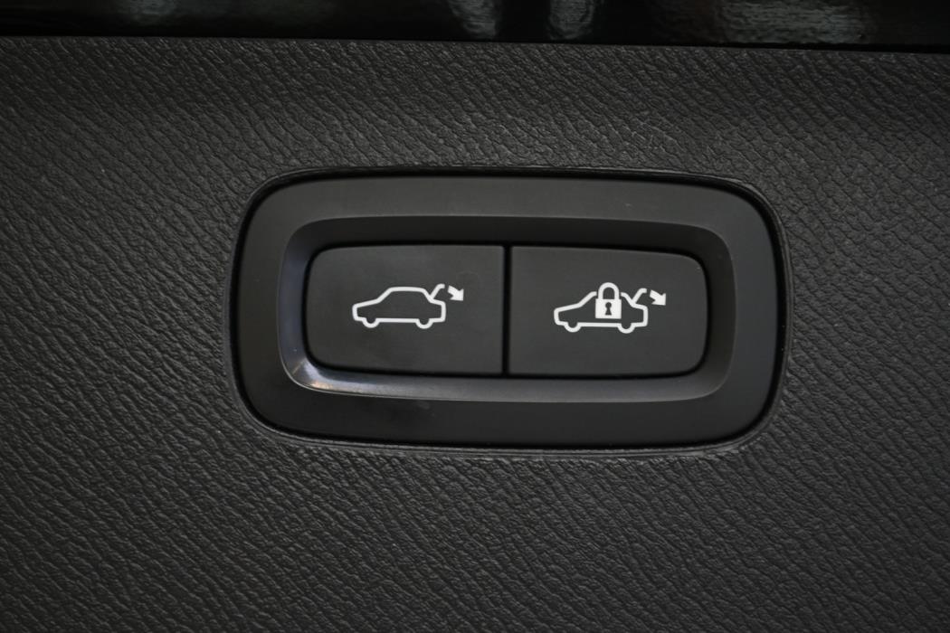 VOLVO XC90 2022