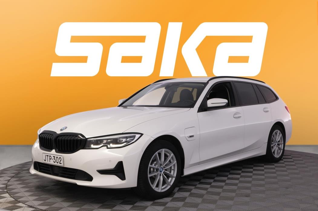 BMW 330 2022