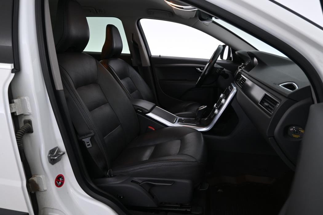VOLVO XC70 2016