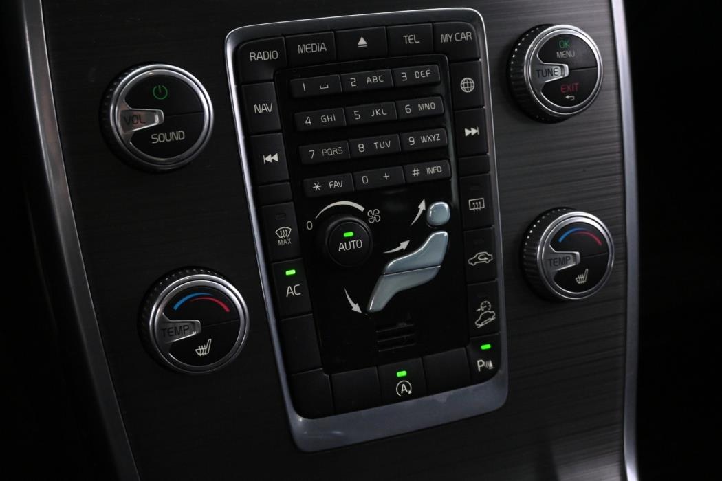 VOLVO XC70 2016