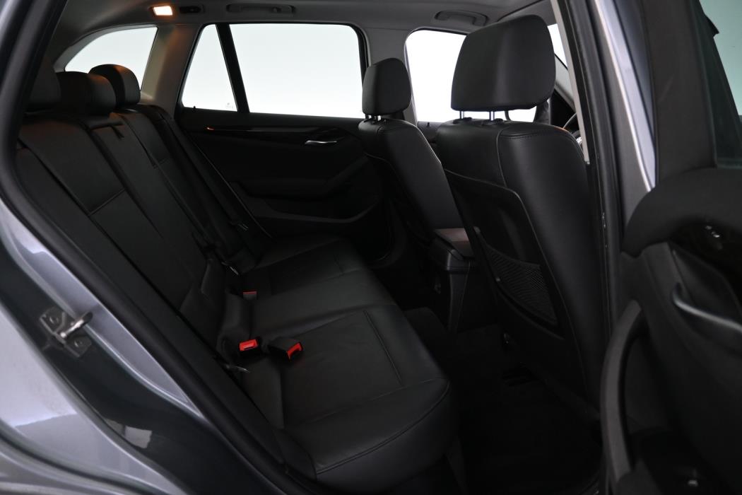 BMW X1 2011