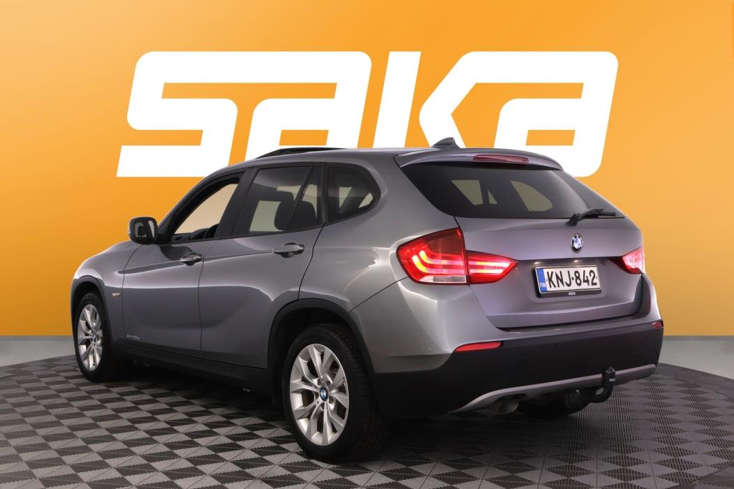 BMW X1 2011