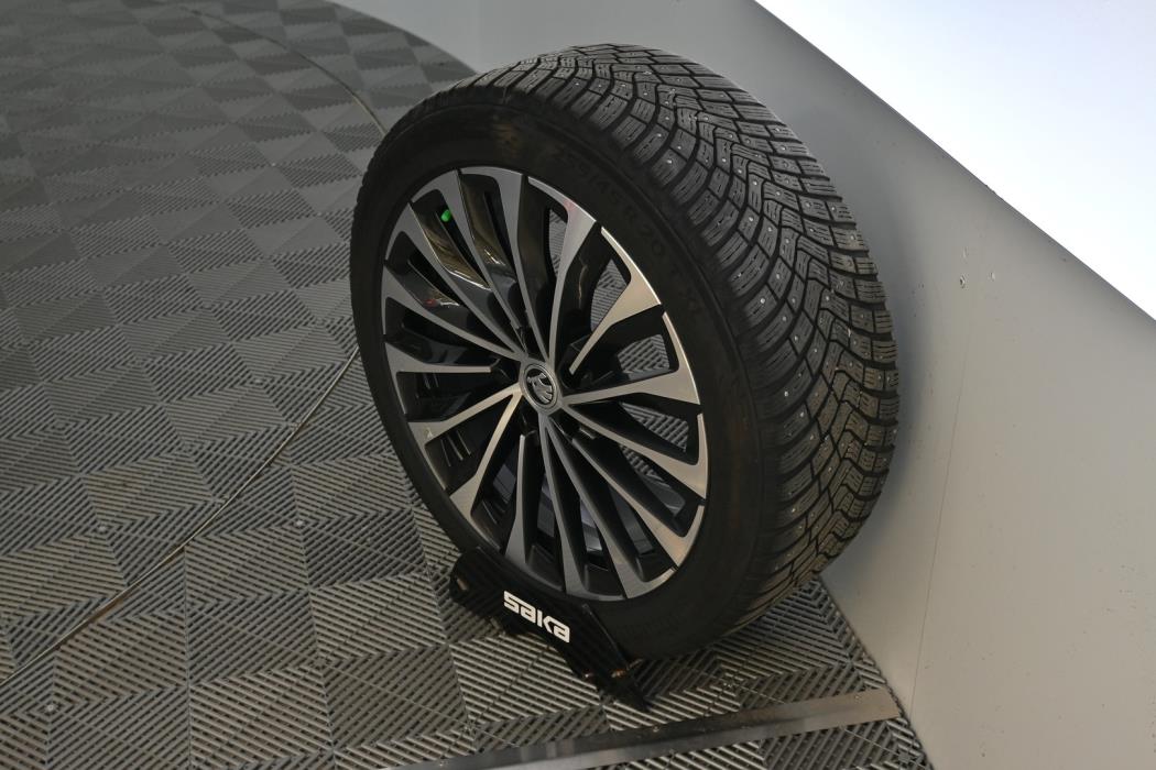 SKODA Enyaq 2023