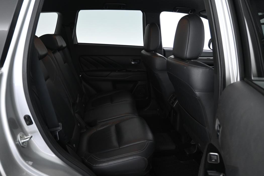 MITSUBISHI OUTLANDER PHEV 2020