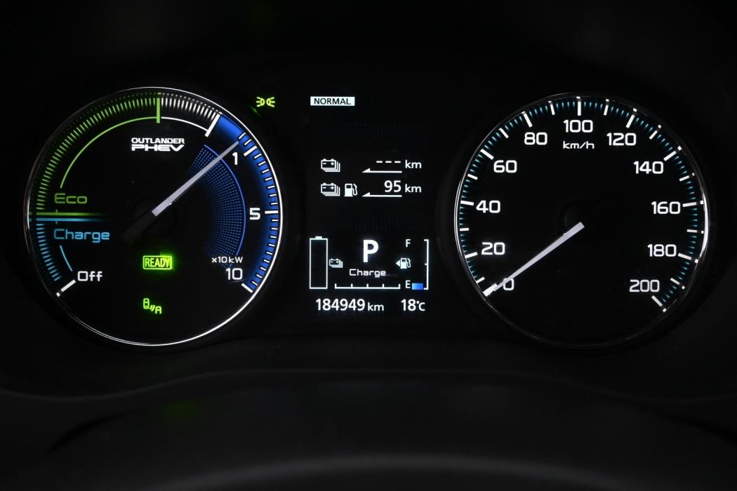 MITSUBISHI OUTLANDER PHEV 2020