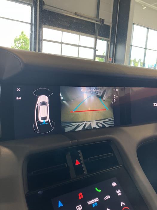 PORSCHE Taycan 2021