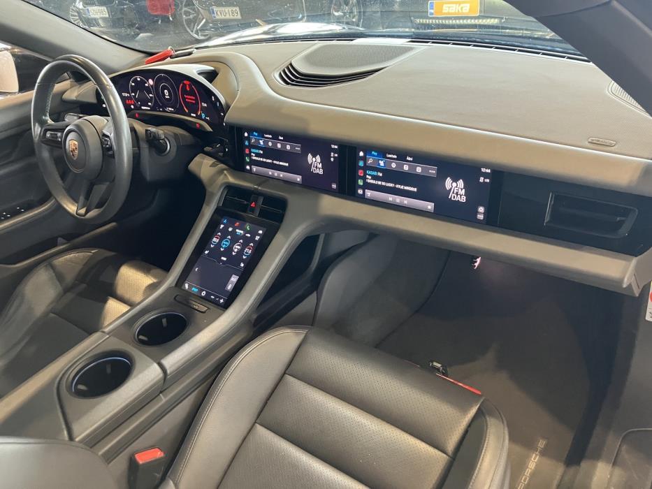 PORSCHE Taycan 2021