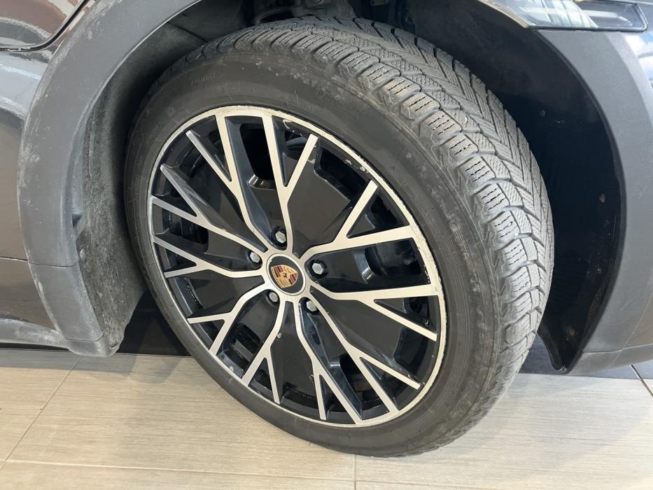 PORSCHE Taycan 2021