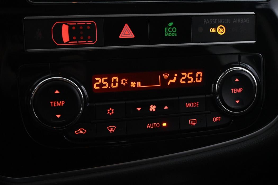 MITSUBISHI Outlander PHEV 2019