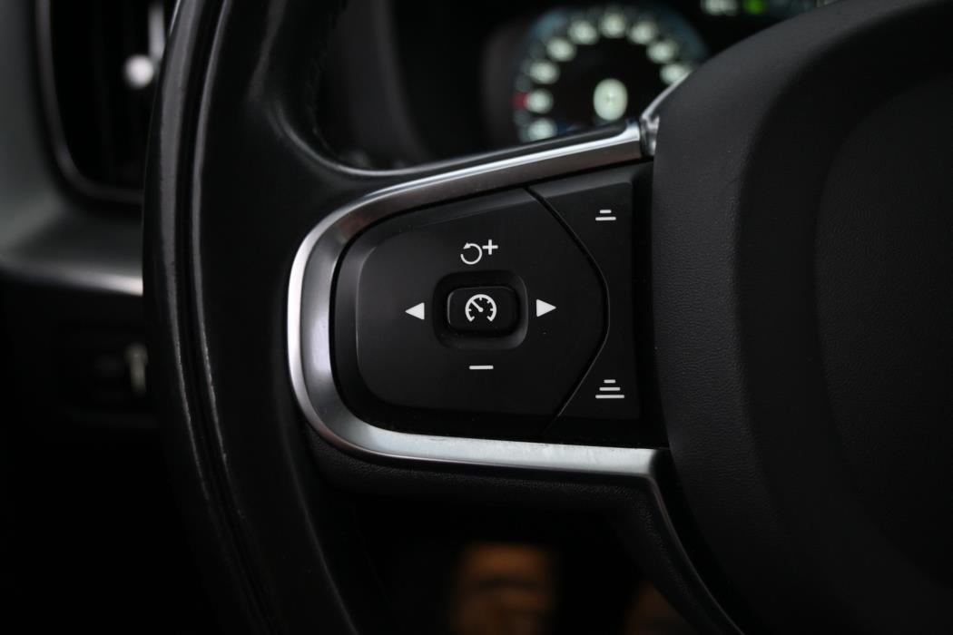 VOLVO XC60 2020