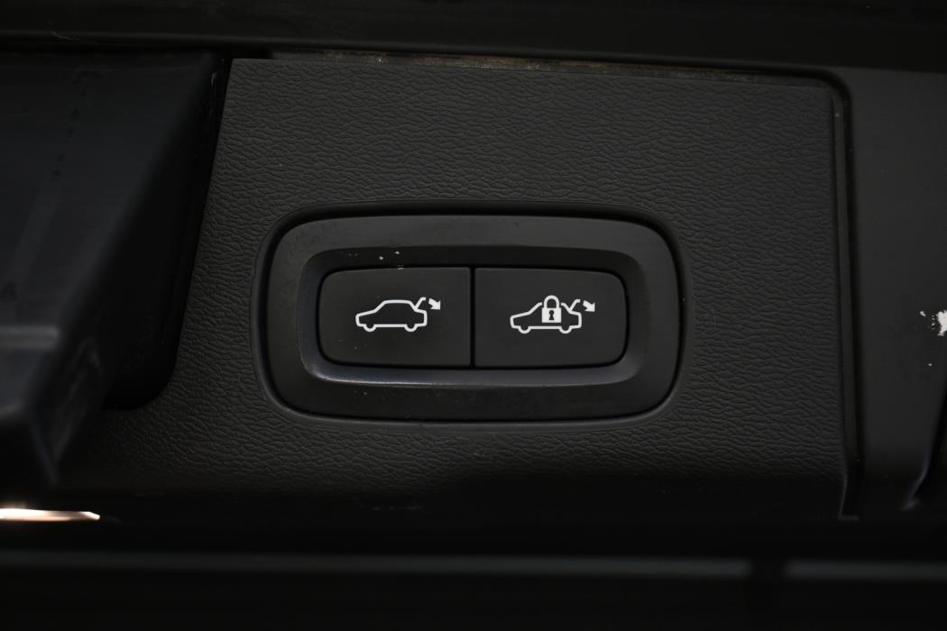 VOLVO XC60 2020