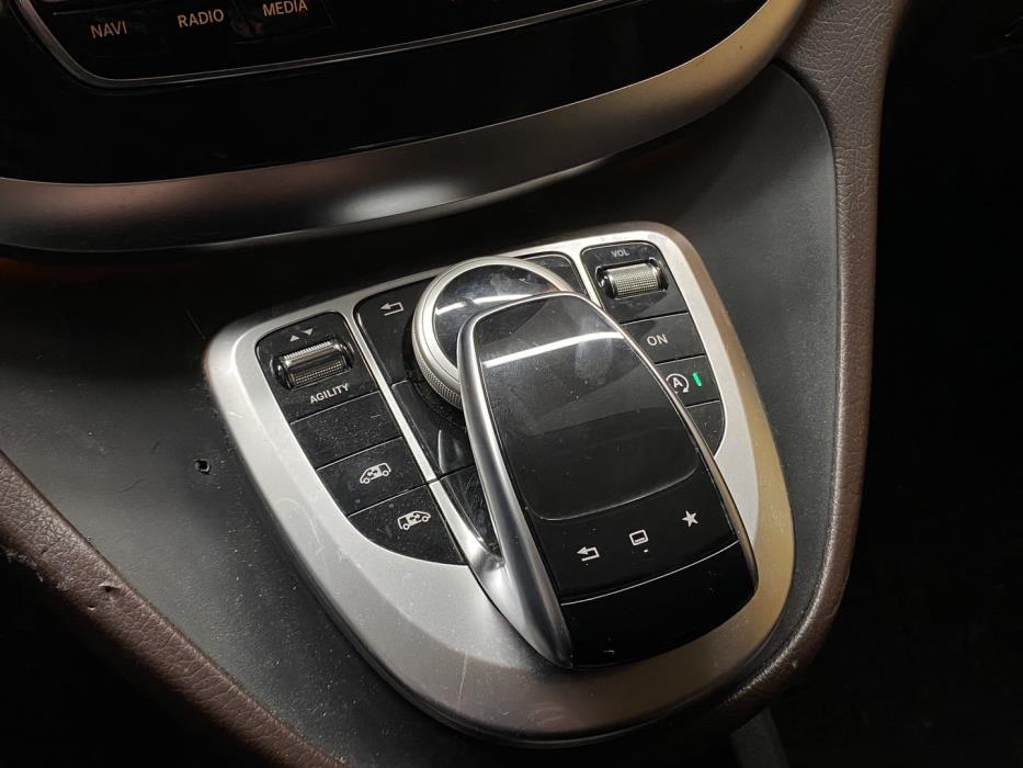 MERCEDES-BENZ V 2016