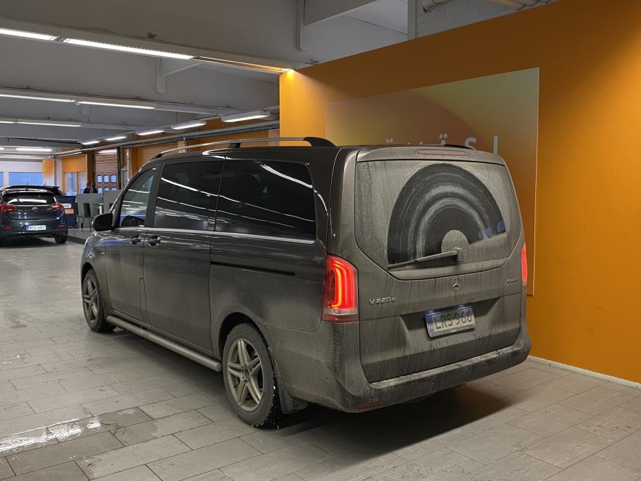 MERCEDES-BENZ V 2016