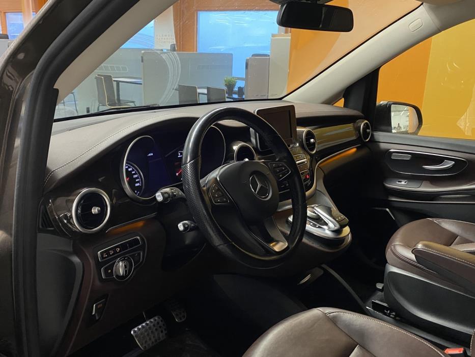 MERCEDES-BENZ V 2016