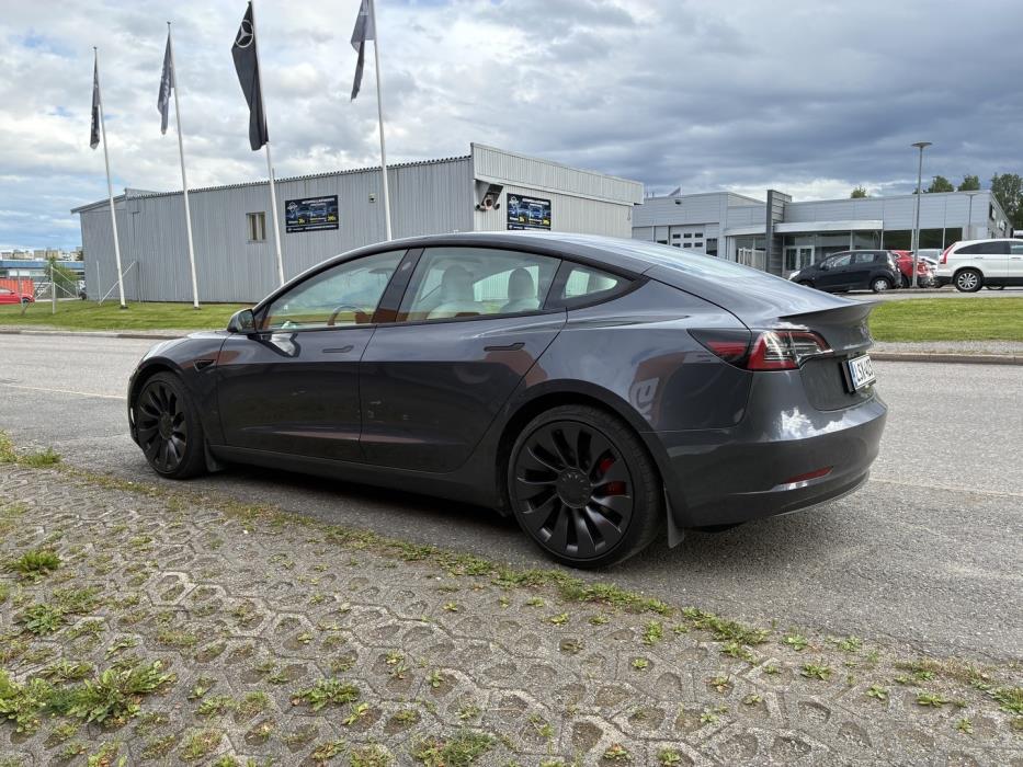 TESLA Model 3 2021