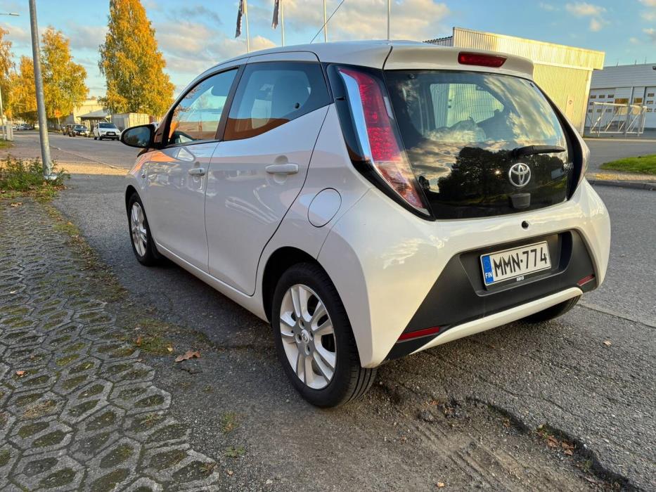 TOYOTA AYGO 2016