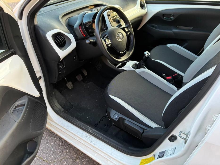 TOYOTA AYGO 2016