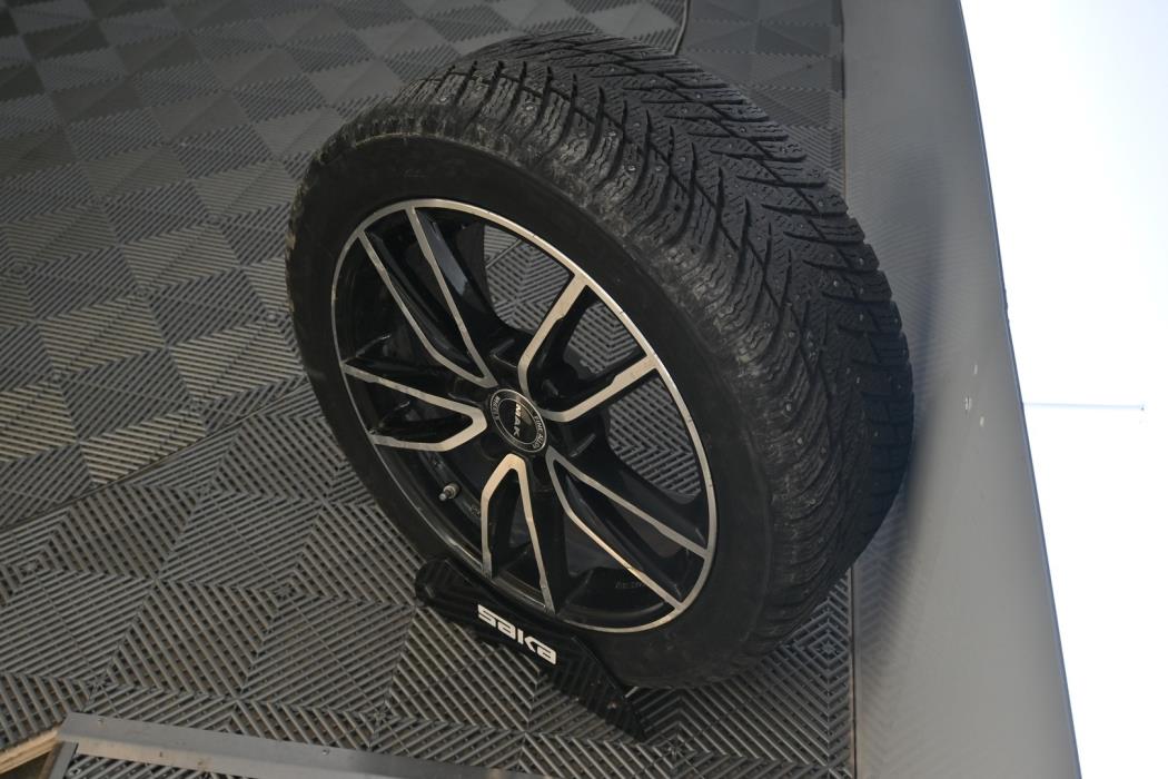 MERCEDES-BENZ C 2023