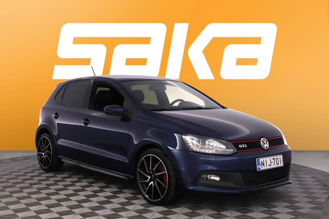 VOLKSWAGEN Polo 2012