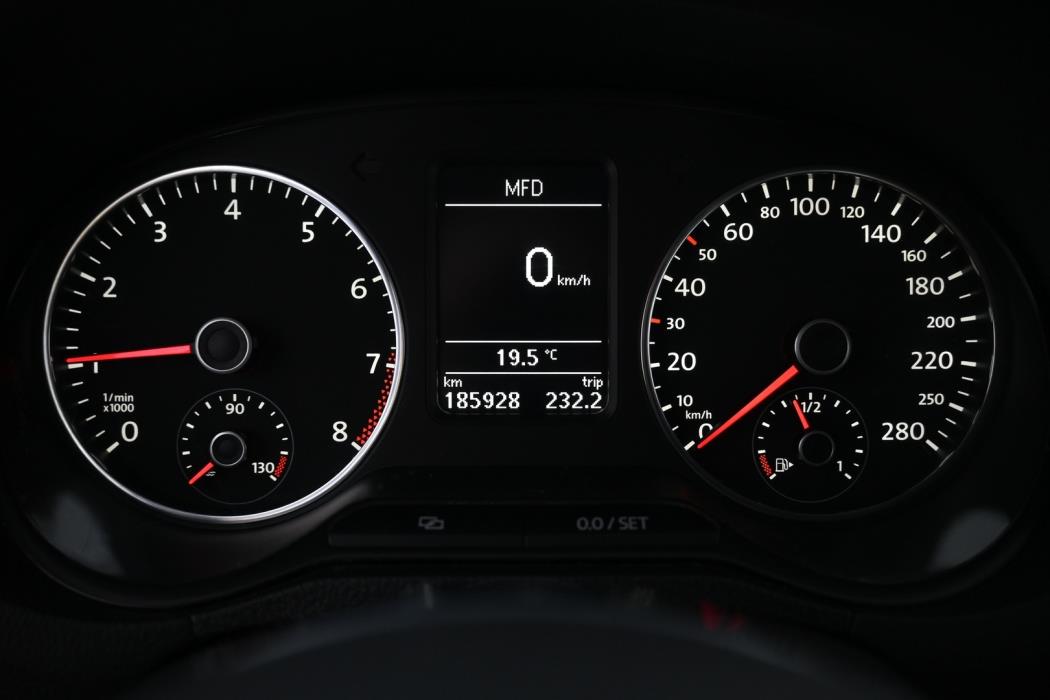 VOLKSWAGEN Polo 2012