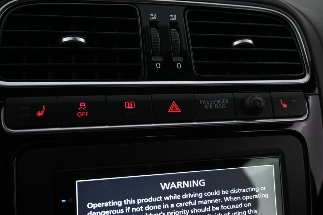VOLKSWAGEN Polo 2012