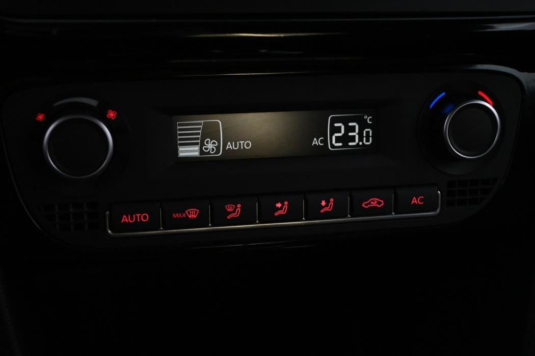 VOLKSWAGEN Polo 2012