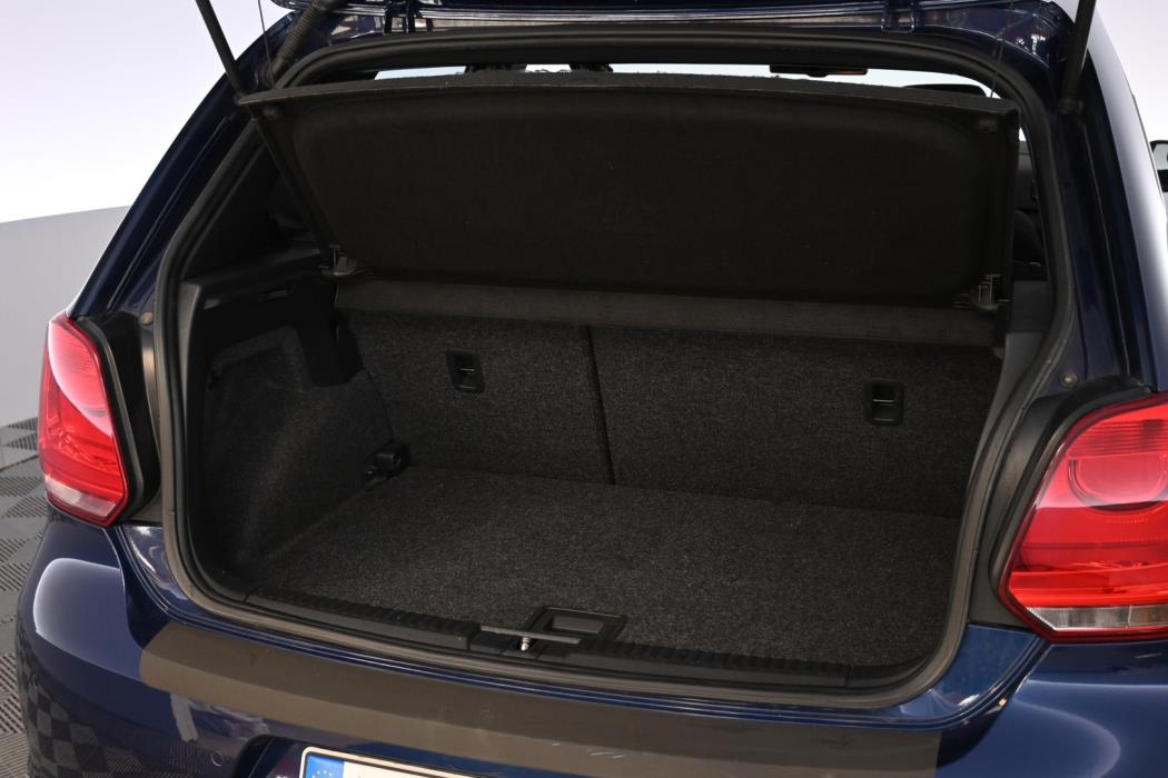 VOLKSWAGEN Polo 2012