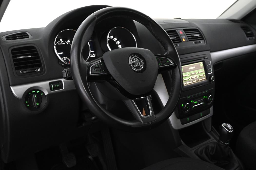 SKODA Yeti 2015