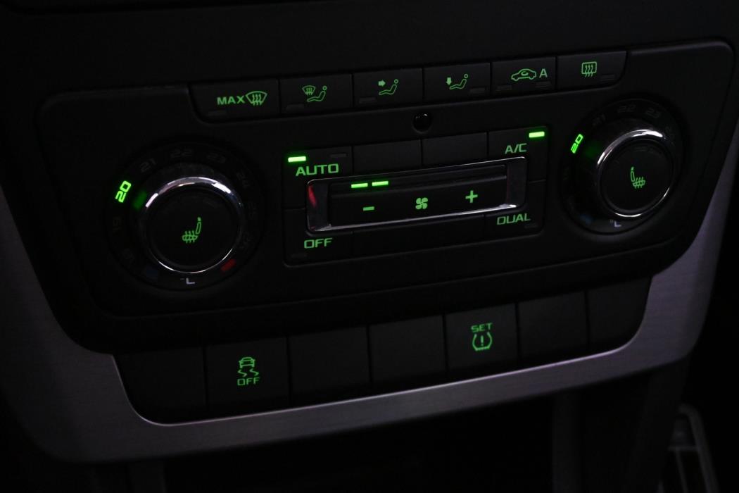 SKODA Yeti 2015