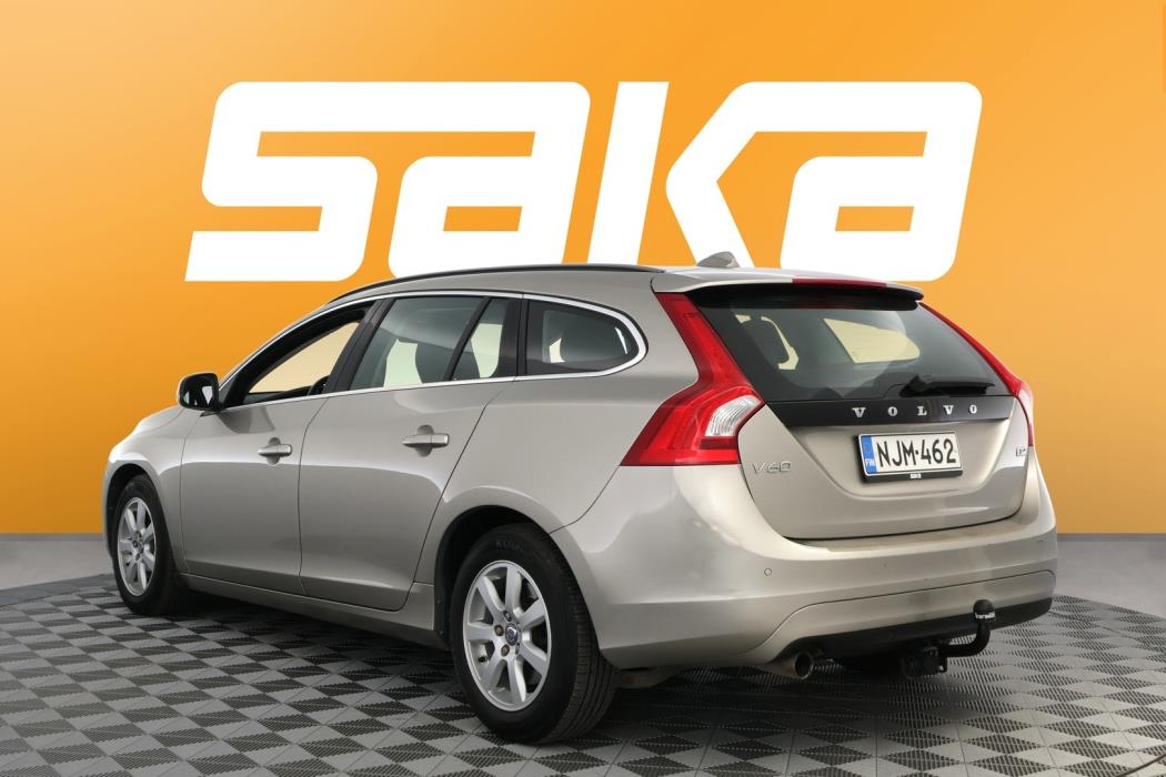 VOLVO V60 2014