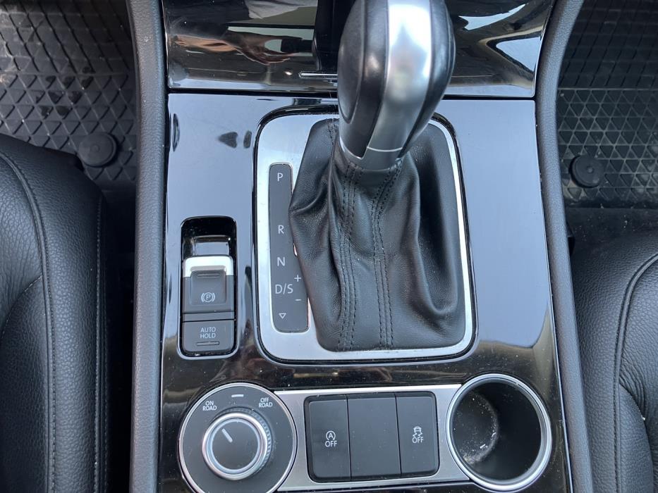 VOLKSWAGEN Touareg 2017