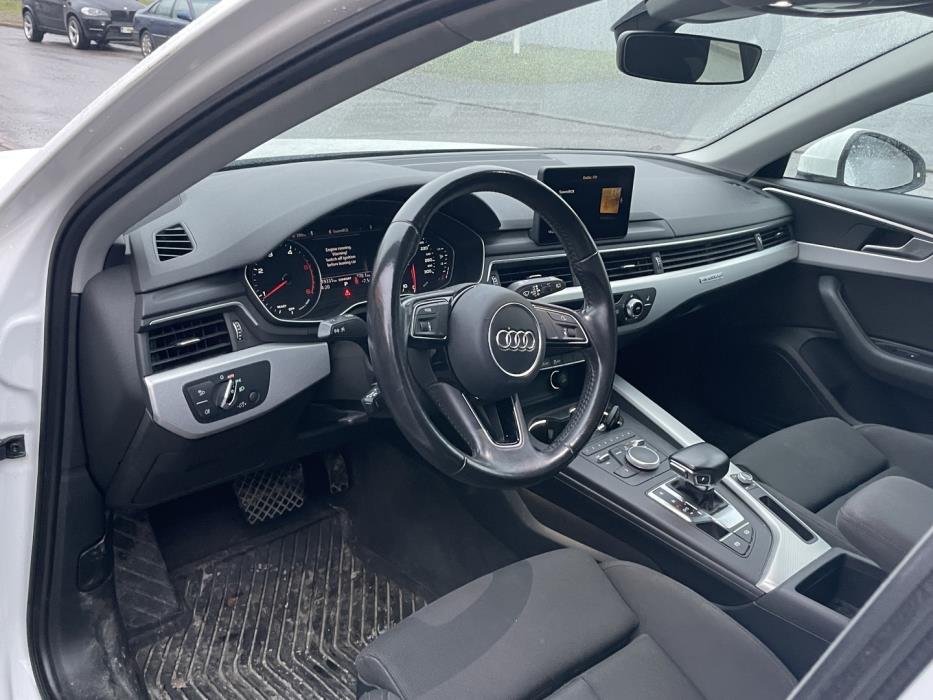 AUDI A4 2017