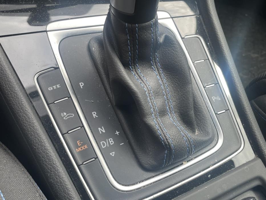 VOLKSWAGEN Golf 2020