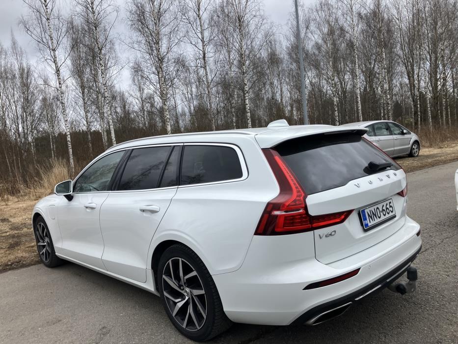 VOLVO V60 2021