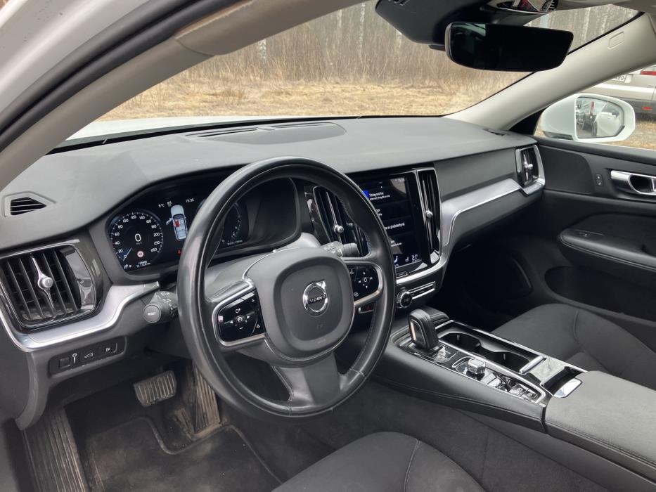 VOLVO V60 2021